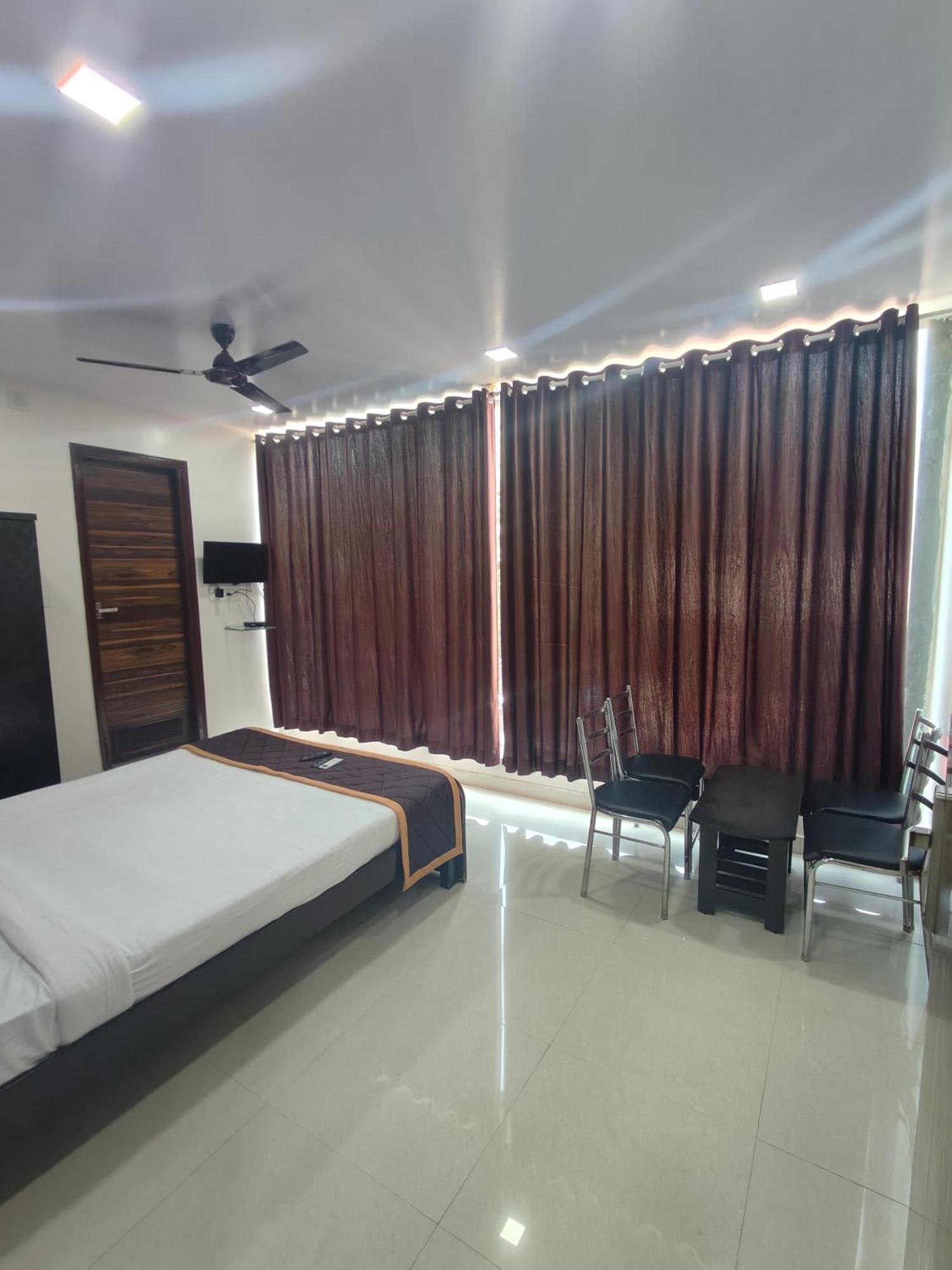 Hotel Golden Arch Bangalore Eksteriør billede